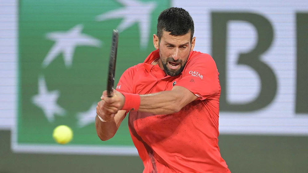 Djokovic lập cột mốc cá nhân mới
