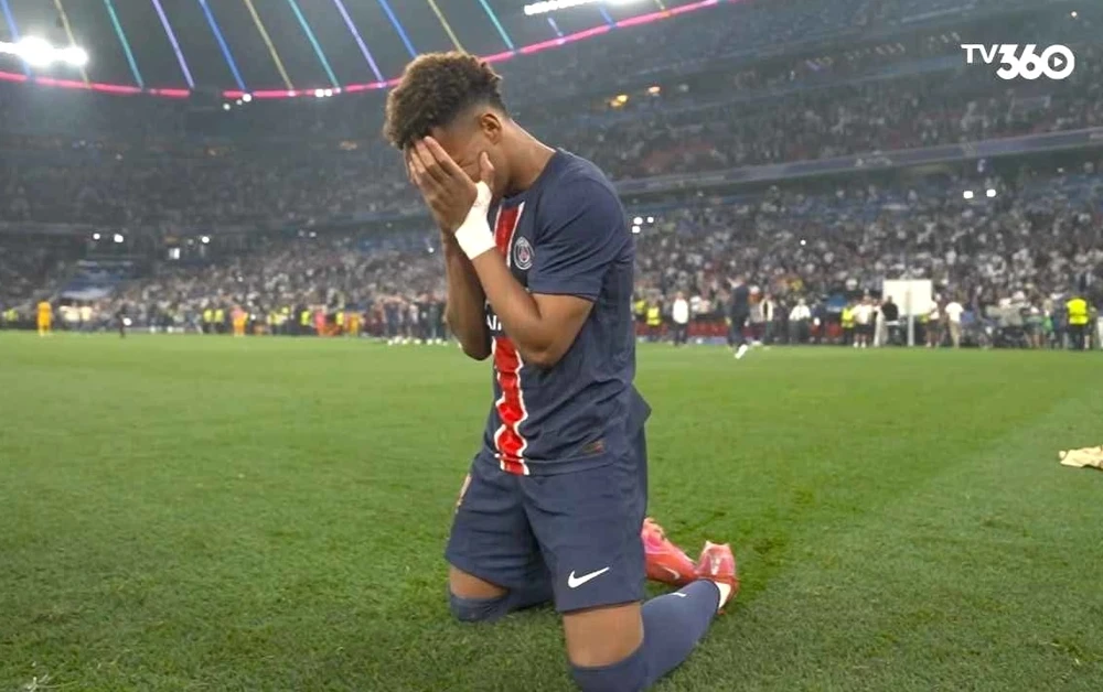 Desire Doue đánh bại Lamine Yamal