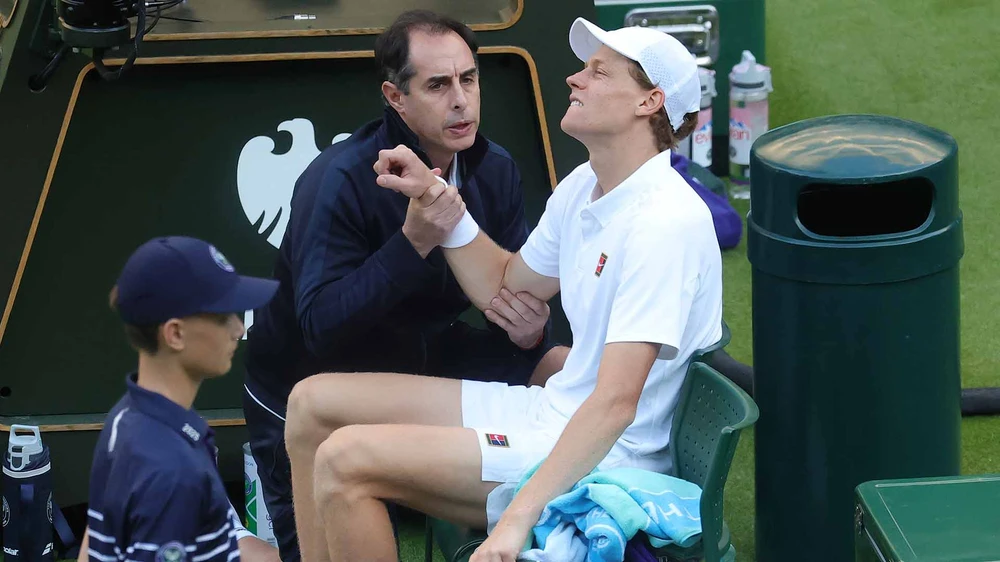 Jannik Sinner ăn may Grigor Dimitrov