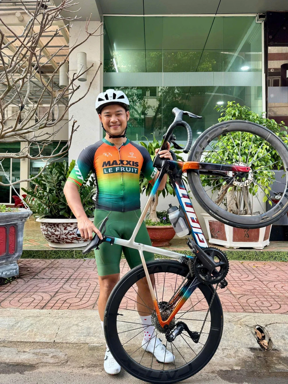 tay đua nước rút Lê Nguyệt Minh