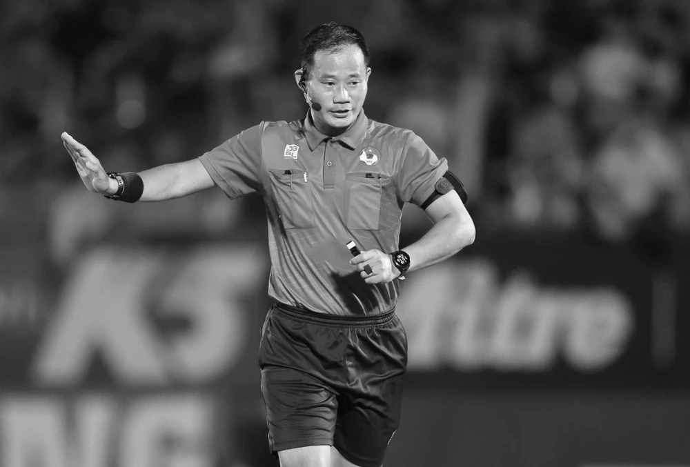 trọng tài Trần Đình Thịnh