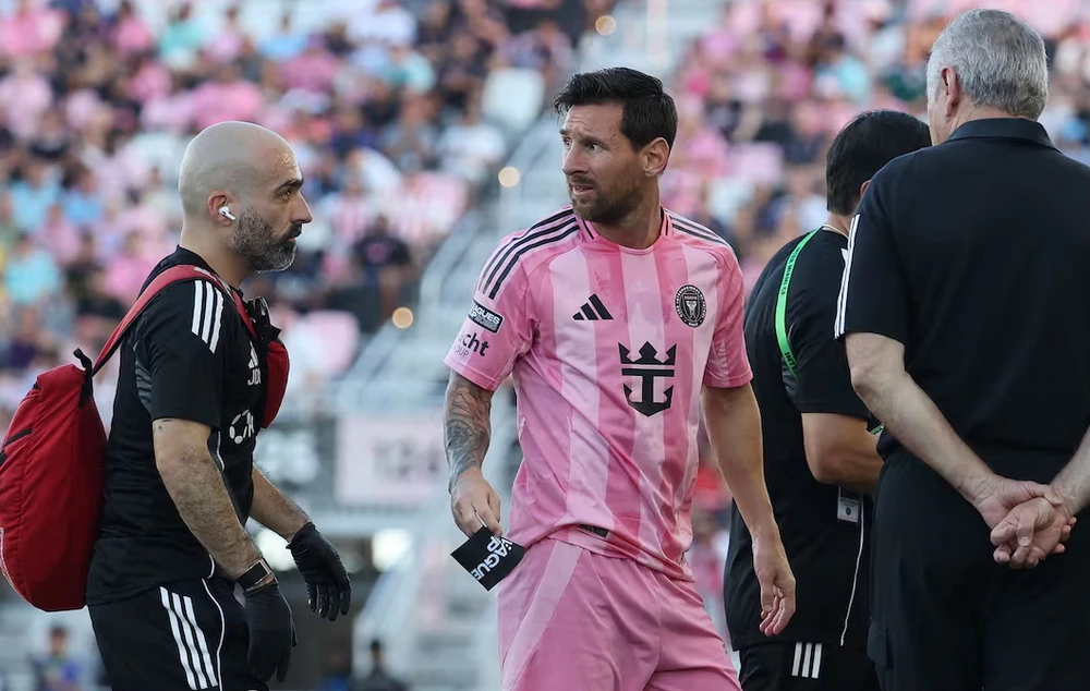 Siêu sao Messi bị loại