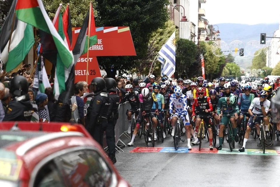 Đoàn người biểu tình