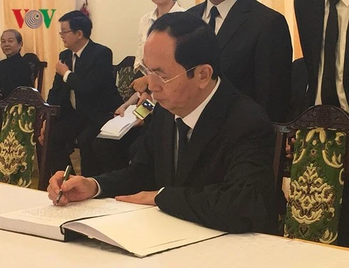 Nhiều đoàn đến viếng cố Thủ tướng Phan Văn Khải ảnh 8