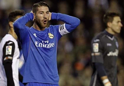Sergio Ramos có nguy cơ bị "đầy ải" như Iker Casillas ảnh 1
