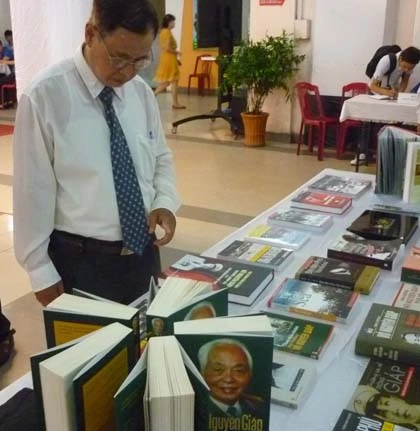 Cả đời chúng tôi học theo chữ “Nhẫn” của Người ảnh 4