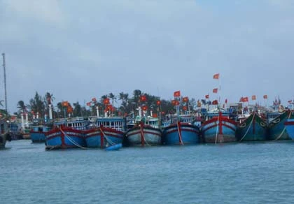 Hơn 200 tàu cá chạy về Lý Sơn tránh bão Hải Yến ảnh 1 Hơn 200 tàu cá chạy về Lý Sơn tránh bão Hải Yến ảnh 1
