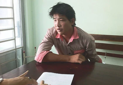 “Xế hộp” truy đuổi hai tên cướp giật giỏ xách của học sinh ảnh 1