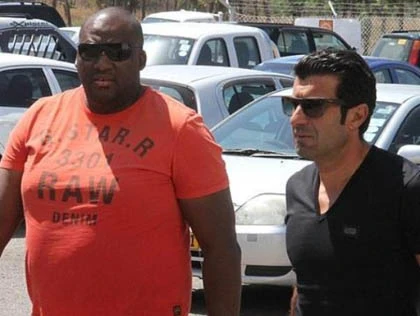 Mê buôn vàng, Luis Figo rơi vào "bẫy" của tội phạm ảnh 1