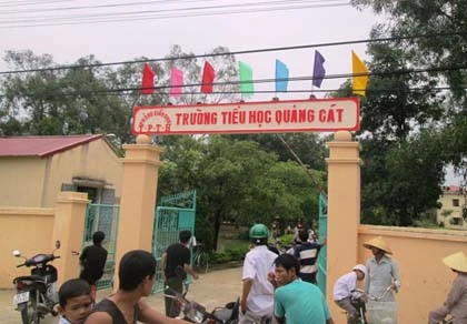 Nghi phụ huynh tố lạm thu, trường tìm cách “dằn mặt” ảnh 1