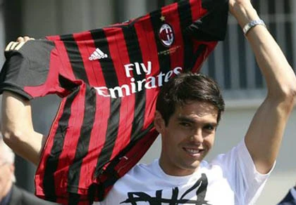 Milan muốn mua lại Kaka từ... 4 năm trước ảnh 1