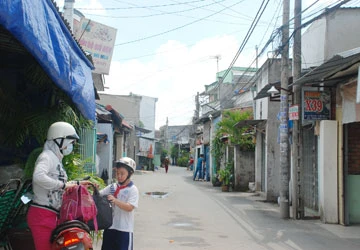 Muốn làm giấy hồng, phải thuê giấy đỏ ảnh 1 Muốn làm giấy hồng, phải thuê giấy đỏ ảnh 1