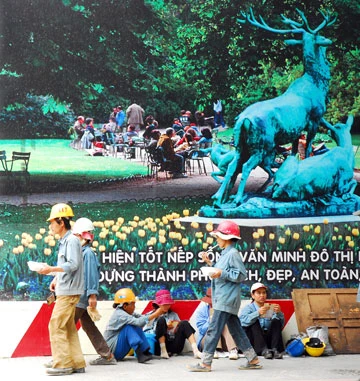 “Đèn Sài Gòn ngọn xanh ngọn đỏ…” ảnh 2