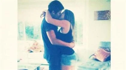 Con gái bốc lửa của Romario thành hiện tượng truyền thông ảnh 2