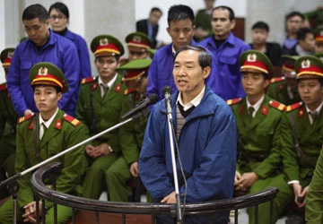 Phiên tòa xử vụ Vinalines: Các bị cáo khai bị nhục hình, bức cung ảnh 1 Phiên tòa xử vụ Vinalines: Các bị cáo khai bị nhục hình, bức cung ảnh 1