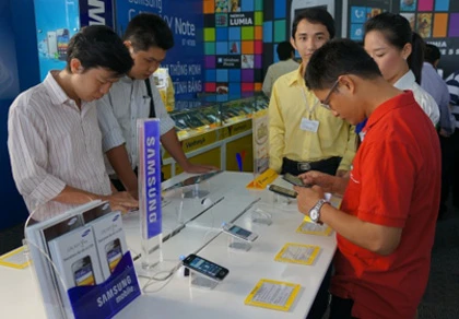 Nhiều sản phẩm smartphone đua nhau giảm giá ảnh 1