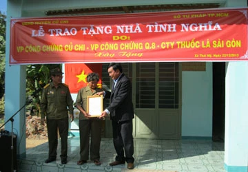 Hội Cựu chiến binh Sở Tư pháp TP.HCM trao nhà tình nghĩa ảnh 1