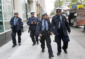 Dân Bangladesh khoái đến Mỹ làm nhân viên công lộ ảnh 1