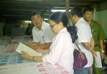 Một cơ sở in lậu lịch blốc năm 2014 ảnh 1 Một cơ sở in lậu lịch blốc năm 2014 ảnh 1