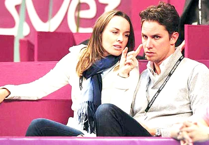 Martina Hingis đánh chồng ảnh 1