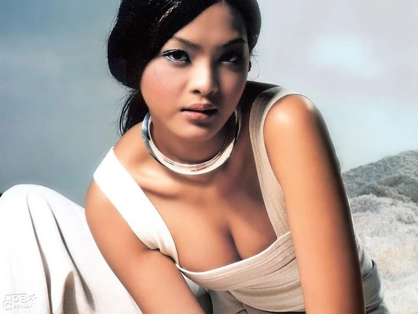 Lâm Chí Linh mua bảo hiểm… ngực trị giá 3,5 tỷ đồng ảnh 6