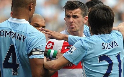 Top 10 cầu thủ đáng ghét nhất thế giới: Suarez, Ibra, Emre, Terry... ảnh 3