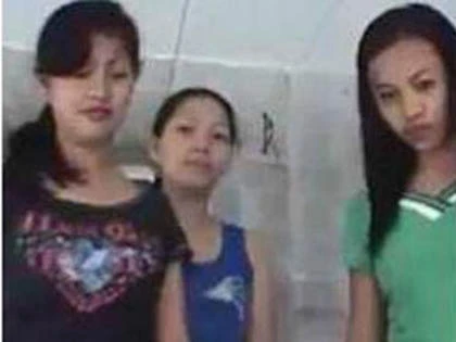 Lùng sục 3 cô gái dẫm chết chó con ảnh 2