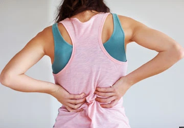 Đau lưng hóa ra lao cột sống ảnh 1