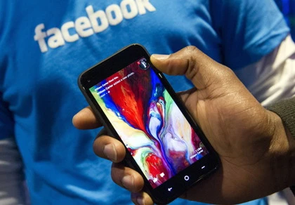 Cổ phiếu Facebook lập đỉnh, Apple lao dốc mạnh ảnh 1