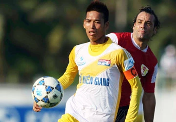 Cầu thủ kiện lãnh đạo đội bóng “xù” nợ ảnh 1