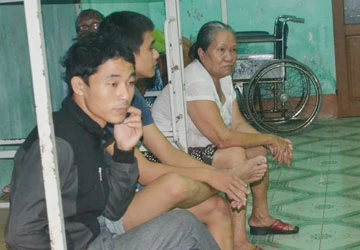 Dân làng Vân “chạy” bão ảnh 3