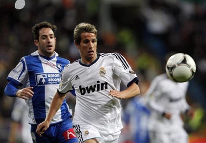 Vì sao vụ Coentrao sang M.U đang bị "treo"? ảnh 1 Vì sao vụ Coentrao sang M.U đang bị "treo"? ảnh 1