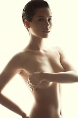 Ảnh nude nóng bỏng của Á hậu Hoàng My ảnh 1