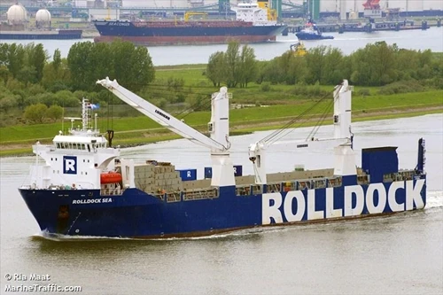 Con tàu chở tàu ngầm Kilo trên đường đến Việt Nam ảnh 5