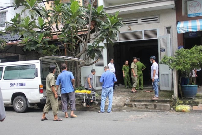 Tạt axít vợ cũ rồi đổ xăng lên người tự thiêu ảnh 1