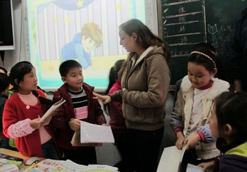 Giáo viên nước ngoài bị lừa tại Trung Quốc ảnh 1