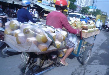 Xe chở cồng kềnh, quá khổ trên đường ảnh 3