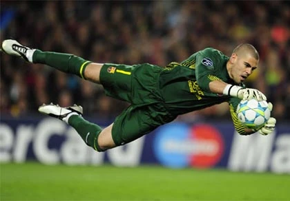 Pha cứu thua hay nhất lịch sử Barca ảnh 1