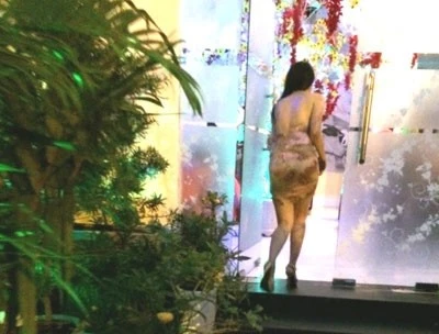 Theo chân khách Nhật "thác loạn karaoke" giữa Sài Gòn ảnh 1