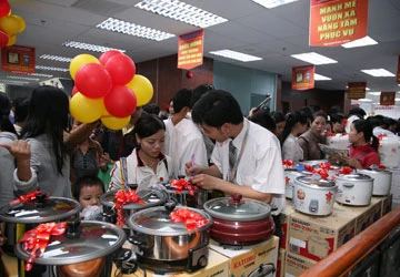 Điện máy vào cao điểm mua sắm ảnh 1