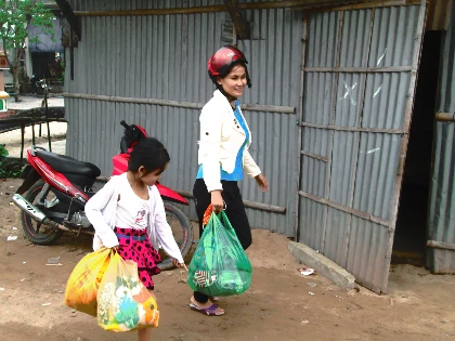 Người dân nháo nhác chạy bão ảnh 2 Người dân nháo nhác chạy bão ảnh 2