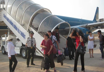 Vé máy bay tết, mới mở đã “hết” ảnh 1