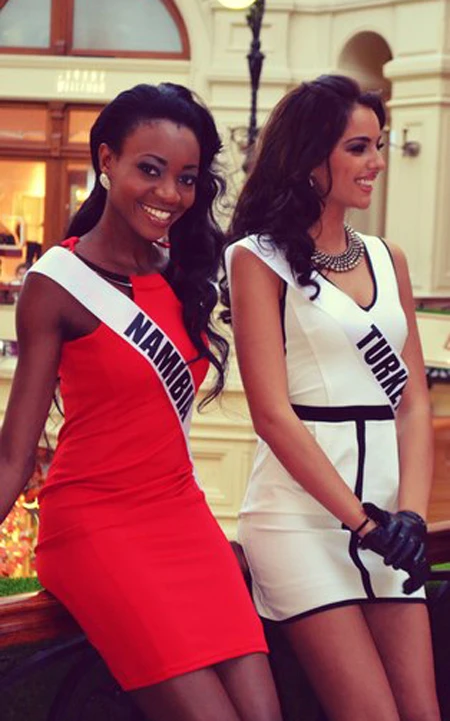 Trương Thị May và người đẹp hoàn vũ vui vẻ tiệc tùng ảnh 8