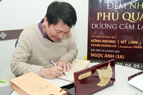 Phú Quang ra đĩa và làm show khi hết tiền ảnh 1