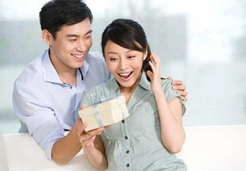 Trai công sở gặp "nạn" vì đồ lót ảnh 1