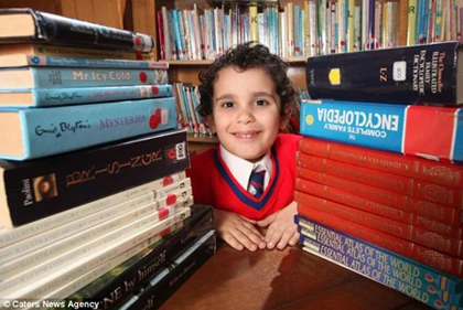 Cậu bé 4 tuổi có chỉ số IQ bằng thiên tài Einstein ảnh 1