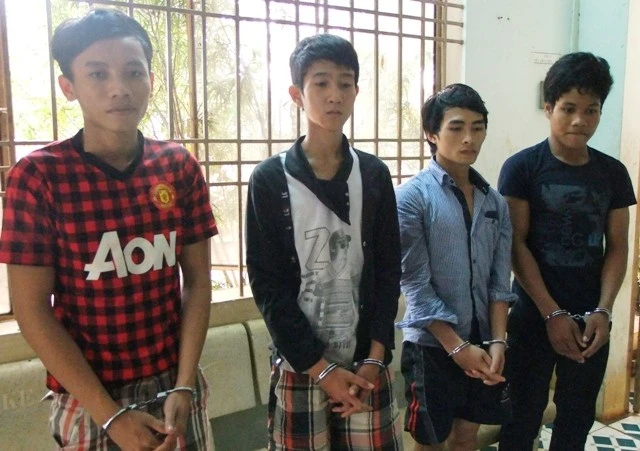 Băng trộm nhí phá hàng loạt két sắt trộm 1 tỷ đồng ảnh 1