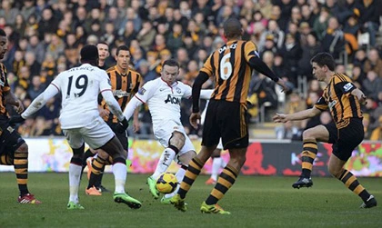 Man Utd ngược dòng kịch tính nhờ quà từ người cũ ảnh 3