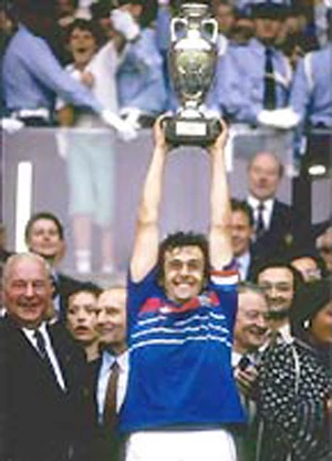 Euro 1984 : Vinh quang thuộc về ĐT Pháp và Michel Platini ảnh 1