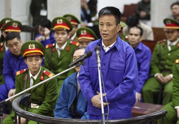 Phiên tòa xử vụ Vinalines: Các bị cáo khai bị nhục hình, bức cung ảnh 2 Phiên tòa xử vụ Vinalines: Các bị cáo khai bị nhục hình, bức cung ảnh 2